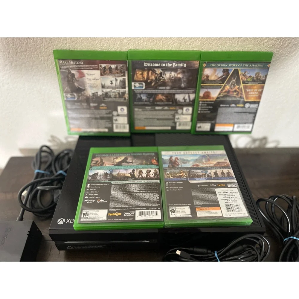 Microsoft Xbox One Console Holiday Bundle 2 Controllers 5 Assassin's Creed Games